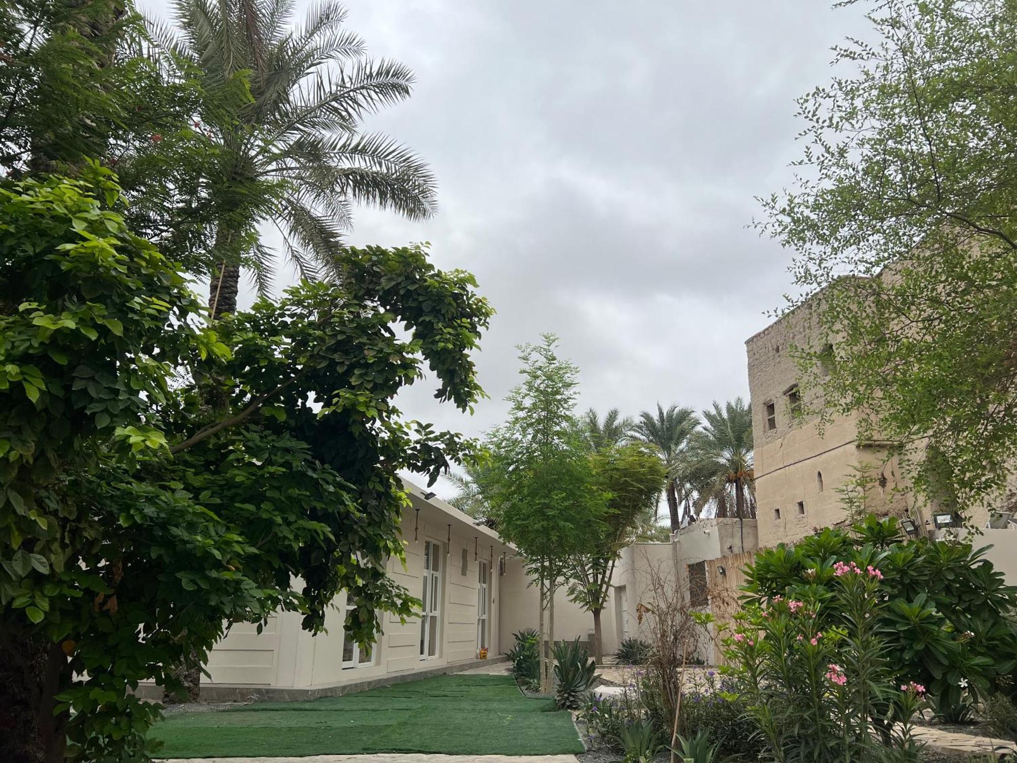 Al- Aqyr Rest Garden أستراحة حارة العقر *